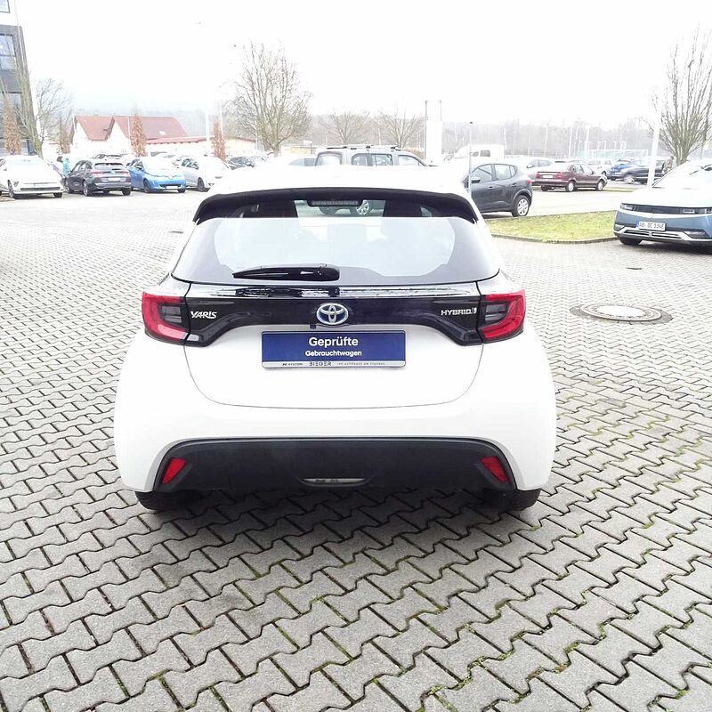 Toyota Yaris Hybrid 5-Türer 1.5 VVT-i Team Deutschland