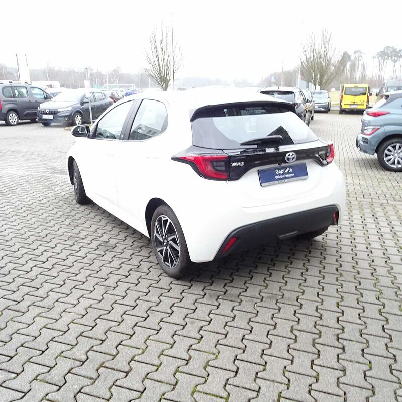 Toyota Yaris Hybrid 5-Türer 1.5 VVT-i Team Deutschland