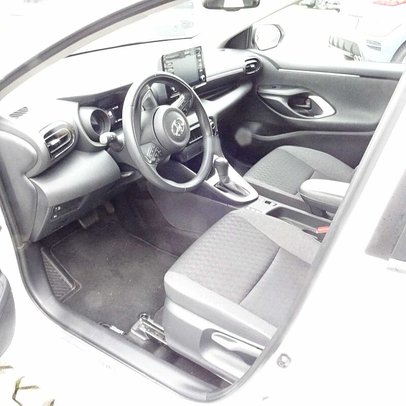 Toyota Yaris Hybrid 5-Türer 1.5 VVT-i Team Deutschland