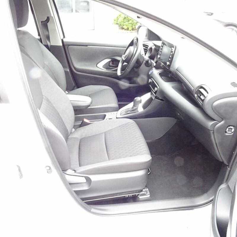 Toyota Yaris Hybrid 5-Türer 1.5 VVT-i Team Deutschland