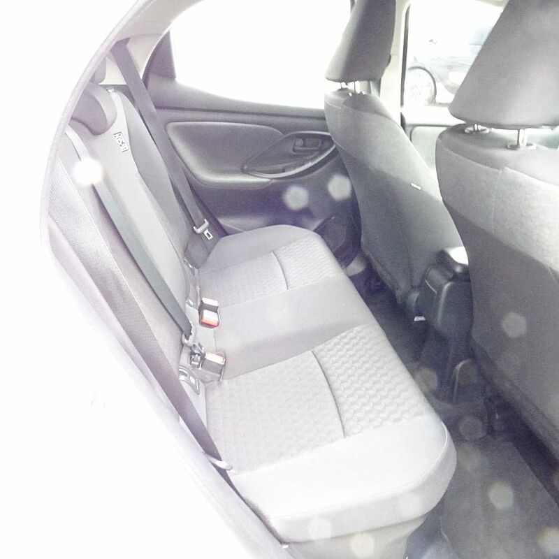 Toyota Yaris Hybrid 5-Türer 1.5 VVT-i Team Deutschland