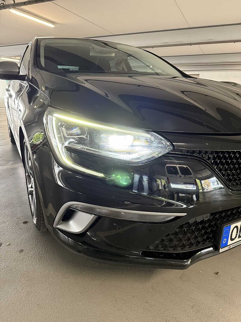 Renault Megane ENERGY TCe 205 EDC GT