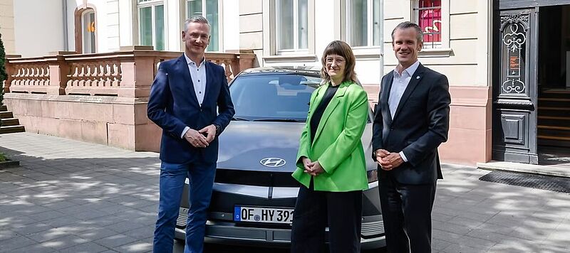 Geschichte des Buchdrucks: President & CEO von Hyundai Deutschland und Offenbachs Bürgermeister besuchen südkoreanische Ausstellung im Klingspor Museum